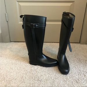 Burberry Rain boots like new